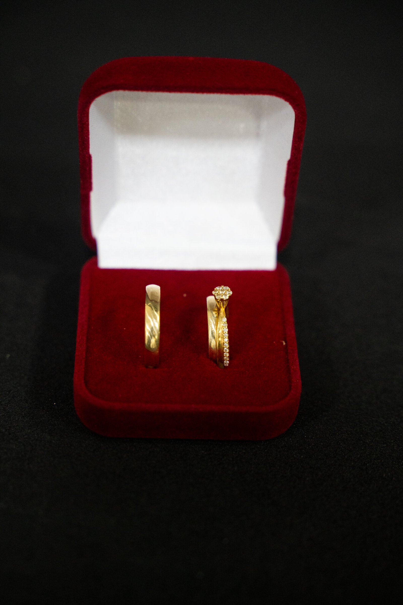 Aliança Ouro Com Solitário Cravejado em Ouro 18K 6g