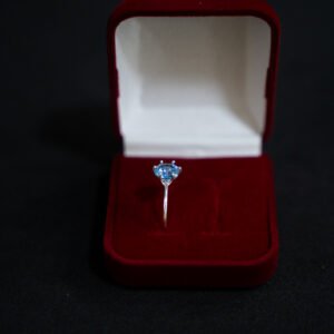 Anel com Pedra Azul 6mm