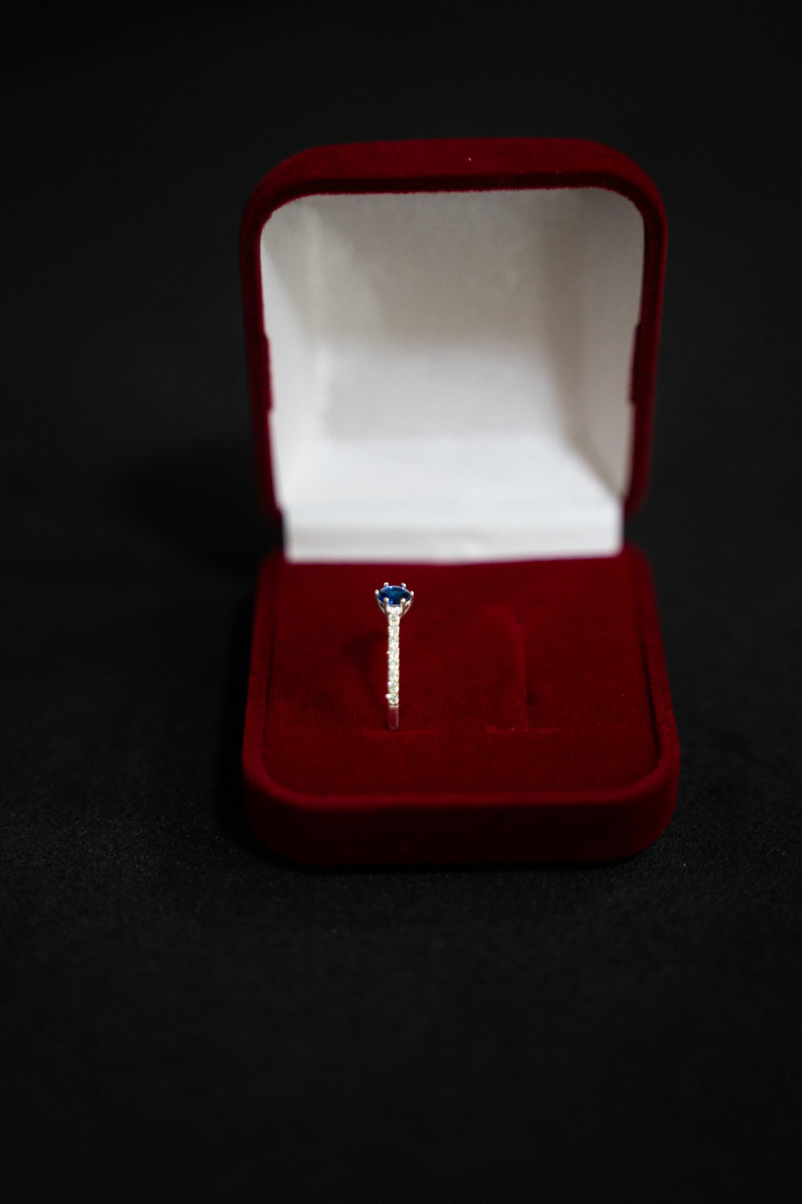 Anel Luxo Slim com Pedra Zircônia